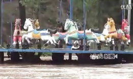 公交车顶臀视频,一场引发热议的公共道德风波